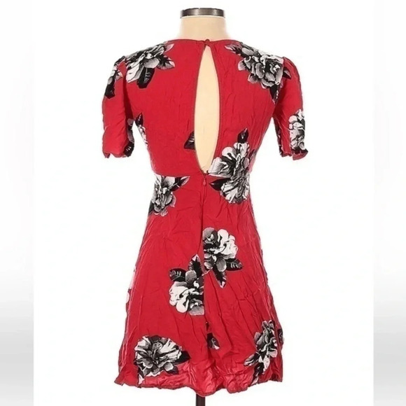 Volcom April March Floral Dress Cute Criss Cross Tie in Front Coastal Size S - Picture 5 of 9